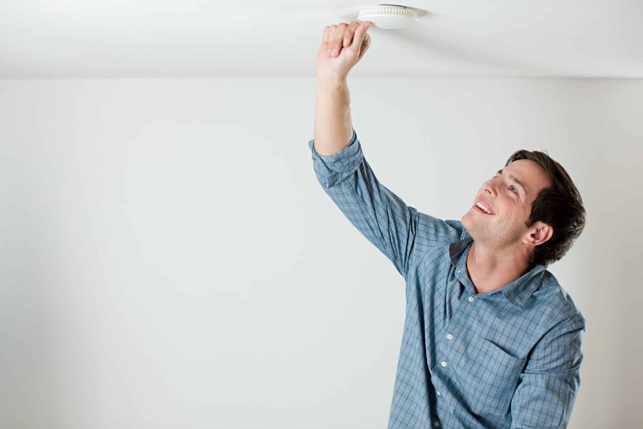 testing smoke Detector