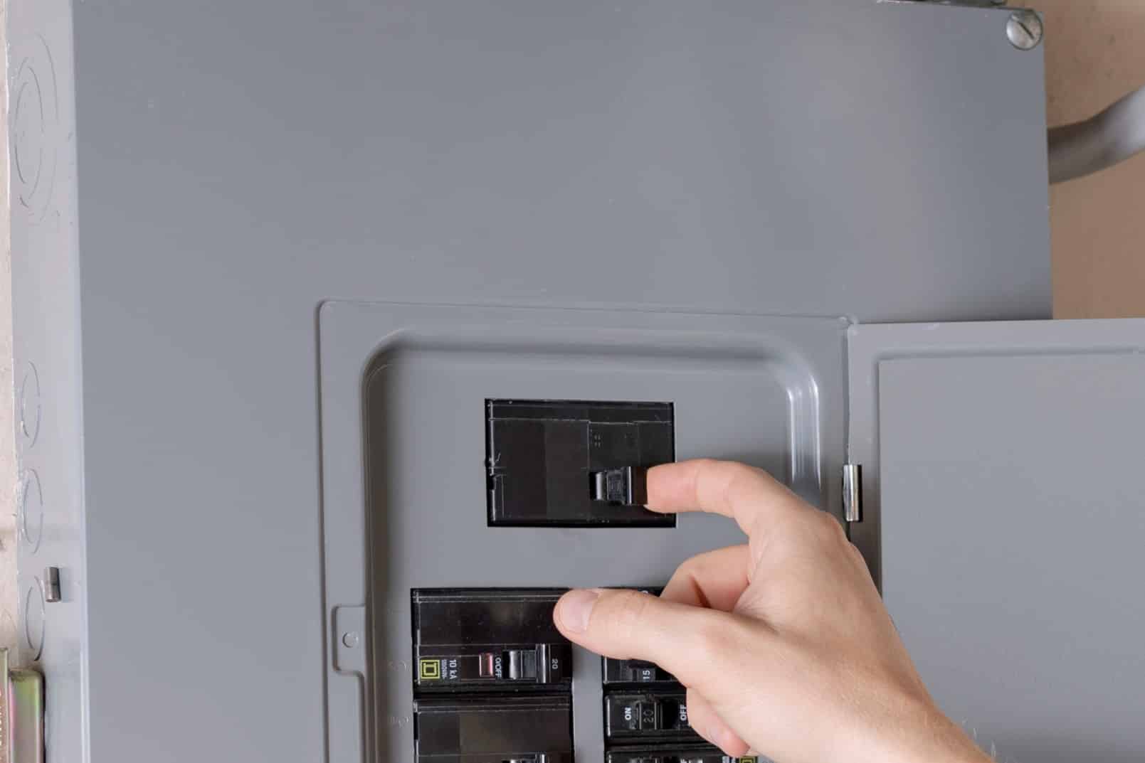 Disconnecting the power supply, Service mast repair.